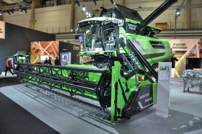 Deutz-Fahr with BISO header on Agritechnica fair