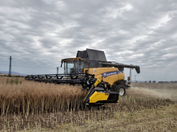 BISO Ultralight 1200 paired with New Holland CR9.80 BISO Ultralight 1200 paired with New Holland CR9.80