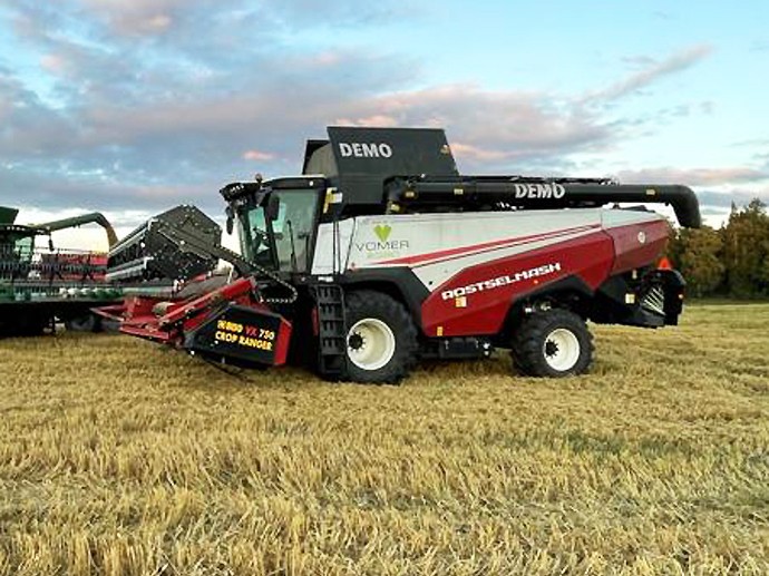 THE ROSTSELMASH COMBINE WITH THE BISO CROP RANGER