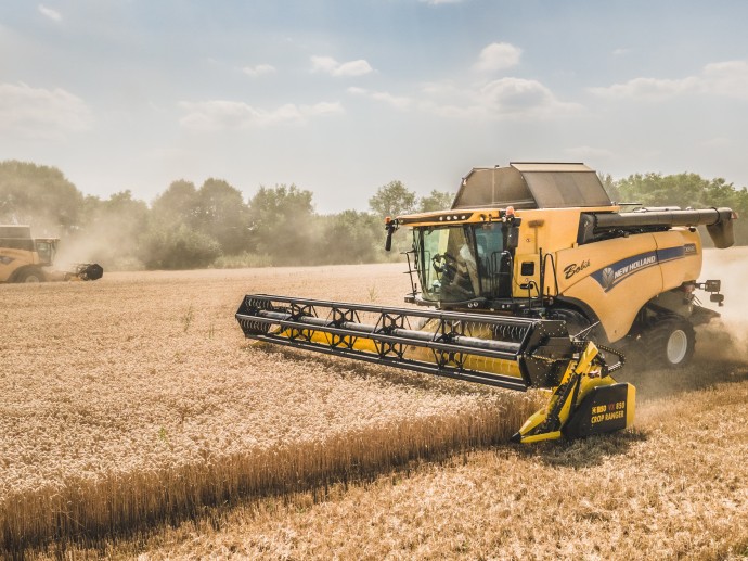 First impressions of the BISO VX CROPRANGER VX850 TLL in combination with the New Holland CX 8.80 combine harvester