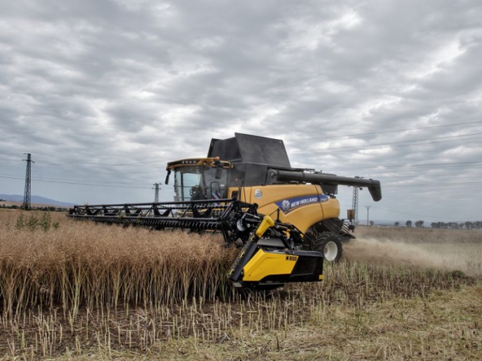 BISO Ultralight 1200 paired with New Holland CR9.80